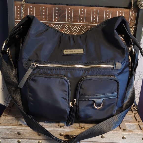 Adrienne Vittadini Handbags - Adrienne Vittadini Black Multi-Pocket Hobo Bag W / Zippered Bag Charm
